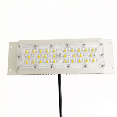 Módulo de luz de rua LED 28PCS 7070 com lente óptica 158 × 103 ° Solução de iluminação rodoviária de alta potência 48V