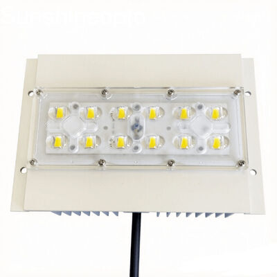 Módulo de luz de rua LED 60W 7070 com lente óptica de 158 × 103 graus e PCB de alumínio para iluminação de estradas